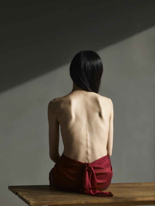 정희승 작가는 '허난설헌-수월경화'에 대해 이야기보다 감정의 방향을 포착하는 작업을 통해 머무름과 고요, 미묘한 떨림 등의 시적 정서를 표현하고자 했다. /제공=국립발레단