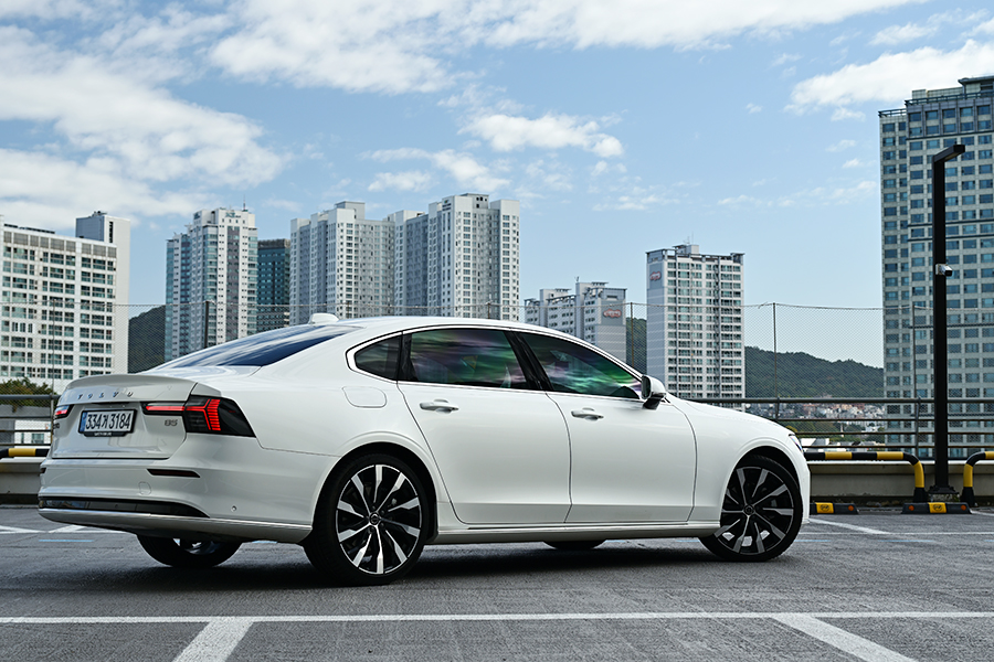 볼보 S90 B5 AWD 울트라. 사진: 김학수 기자