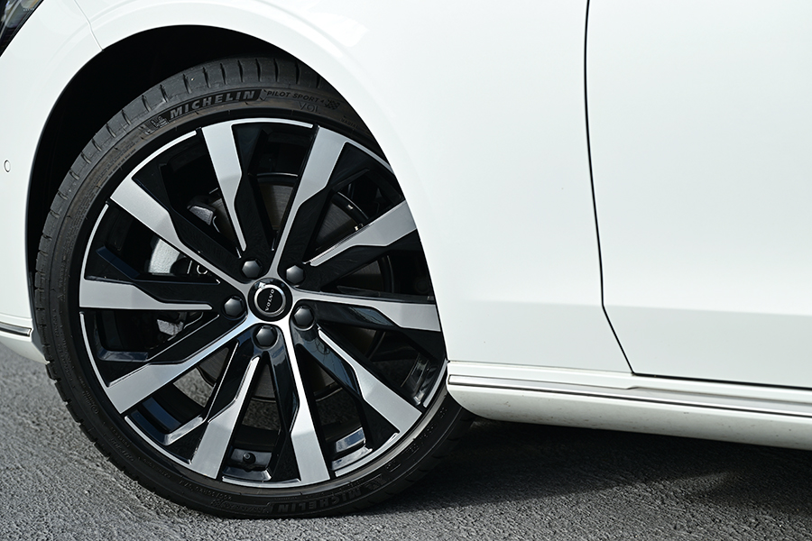 볼보 S90 B5 AWD 울트라. 사진: 김학수 기자