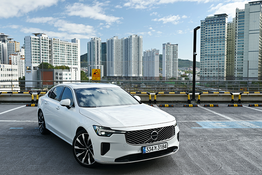 볼보 S90 B5 AWD 울트라. 사진: 김학수 기자