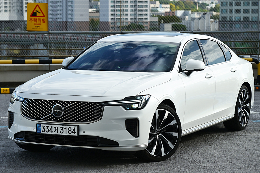 볼보 S90 B5 AWD 울트라. 사진: 김학수 기자