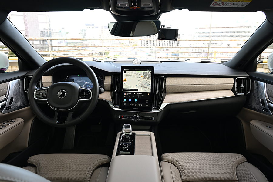 볼보 S90 B5 AWD 울트라. 사진: 김학수 기자