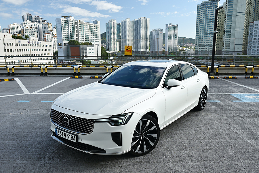 볼보 S90 B5 AWD 울트라. 사진: 김학수 기자