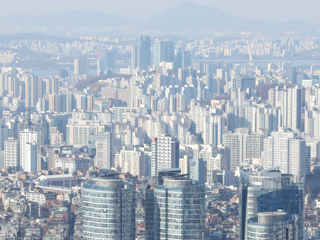 서울 남산에서 내려다 본 서울 아파트. 연합뉴스.