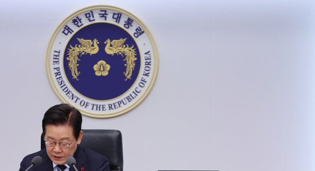 이재명 대통령이 4일 용산 대통령실에서 열린 수석보좌관회의에서 발언하고 있다. 연합뉴스