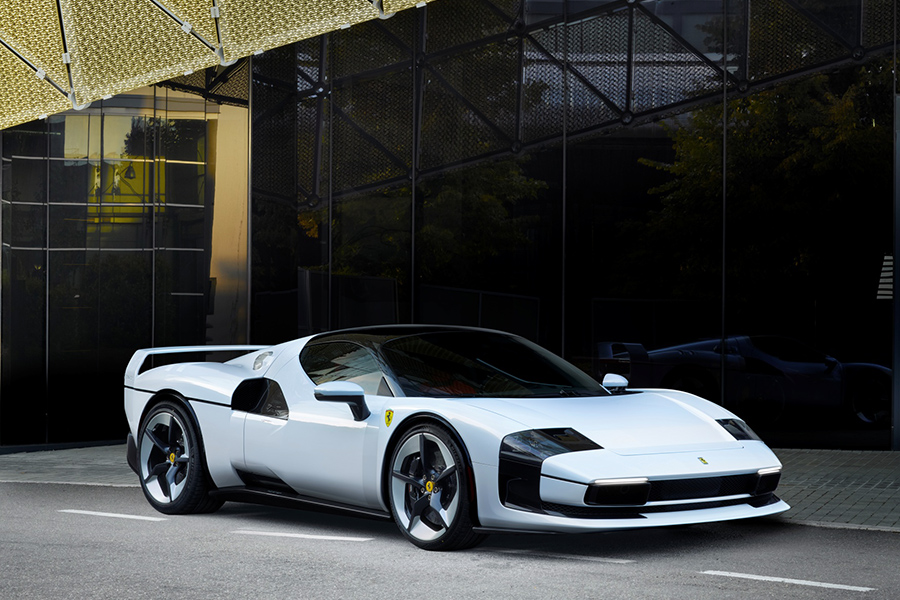 [리뷰] 스페셜 프로젝트의 가치를 알리는 원-오프 - 페라리 SC40