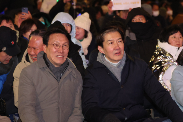 김민석 국무총리(왼쪽)·조국 조국혁신당 대표. 뉴스1