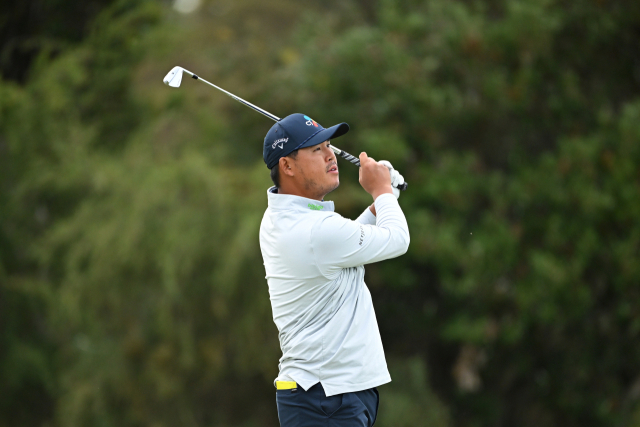 김시우가 2라운드 18번 홀에서 아이언샷을 하고 있다. EPA연합뉴스