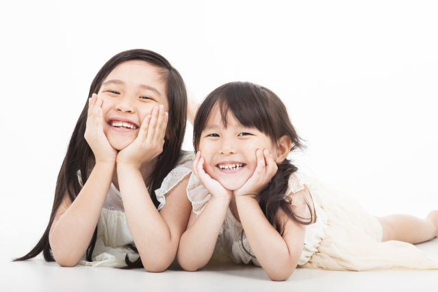 "딸 둘 낳으면 현금 드립니다"…남아선호 심각해지자 결국 칼 빼든 '이 나라'