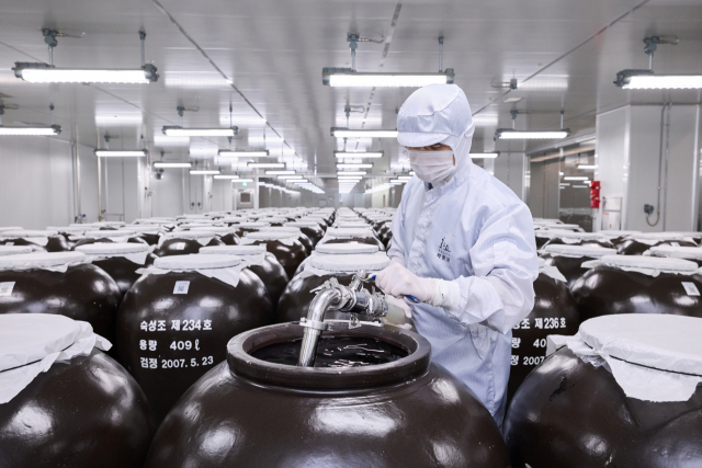 [르포] "가장 한국적인 술"…화요, 해외에 ‘K스피릿’ 띄운다