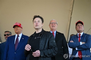 "머스크의 스페이스X, 기업가치 최대 1180조 원…내년 상장 추진도 검토"