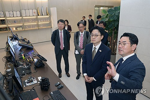 김정관 산업장관 “美 투자 2000억달러…원전·AI·제련 등 우리기업 도움”