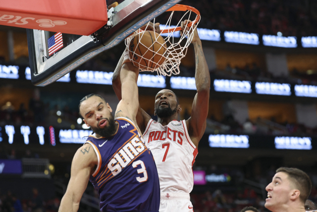 미국프로농구(NBA) 피닉스 선스전에서 덩크슛을 꽂는 휴스턴 로키츠의 케빈 듀랜트(7번). 이매진이미지스연합뉴스