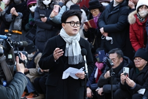 한동훈 "통일교 돈, 민주당이 받으면 괜찮나…'하청특검' 해산시켜야"