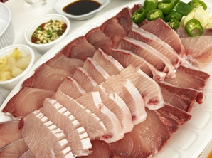 기름 꽉 찬 제철 ‘방어’…건강 생각한다면 ‘이렇게’ 먹어야[헬시타임]