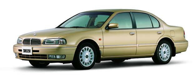 삼성자동차(현 르노코리아)가 1998년 출시한 중형 세단 'SM5' 1세대 모습. 사진 제공=르노코리아