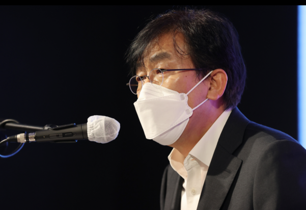 정기현 국립중앙의료원장이 2020년 10월 서울 중구 노보텔앰배서더 동대문에서 열린 국립중앙의료원 기자간담회에서 신축이전사업 등과 관련해 발언하고 있다. 연합뉴스