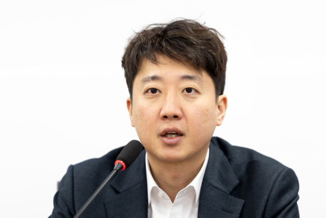 이준석 “대통령은 괜찮고 배우는 은퇴?”…조진웅 과거 논란에 도덕성 잣대 저격