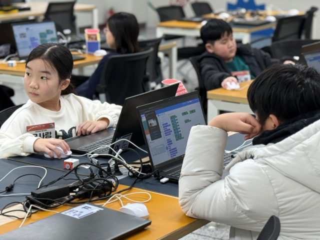 웹젠, 임직원 자녀 대상 무료 코딩 교육 '렛츠 플레이 코딩!' 성료