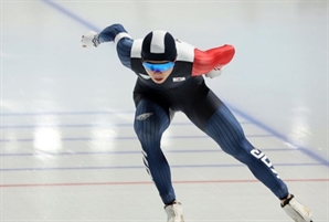 빙속 장거리 '에이스' 정재원, 월드컵 3차 대회 매스스타트 銀