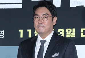 '조진웅 보도' 디스패치 기자 2명 고발돼… '소년범' 두고 갑론을박도