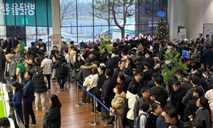 송도 11공구 대장주 '송도 한내들 센트럴리버' 견본주택에 주말 3일간 8천여 명 구름 인파
