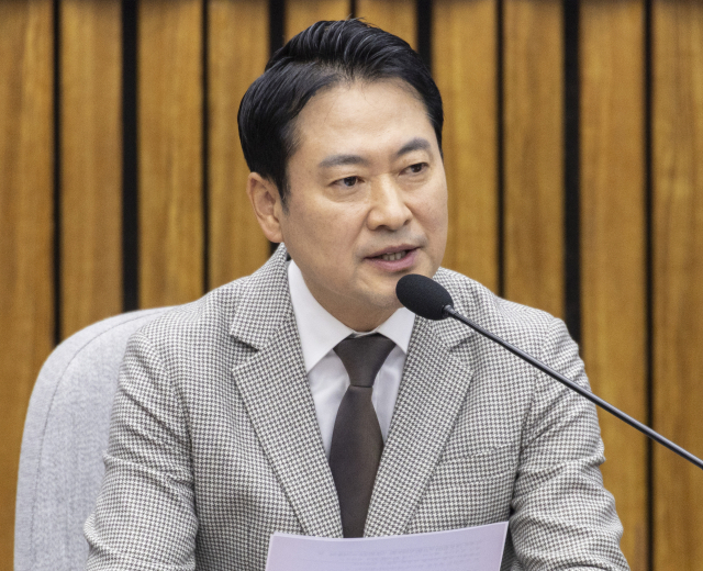 장동혁 국민의힘 대표가 8일 국회에서 열린 노동위원회 임명장 수여식 및 1차 전체 회의에서 인사말을 하고 있다. 연합뉴스