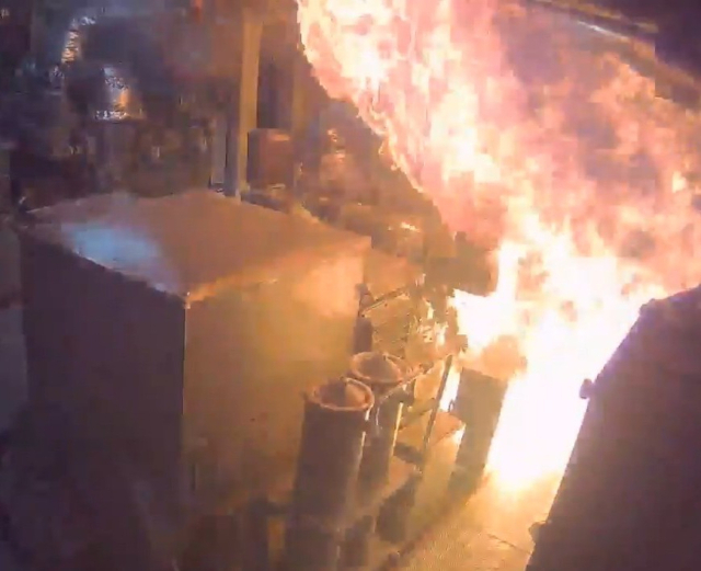 향로봉함 화재 당시 모습. 사진 제공=해군