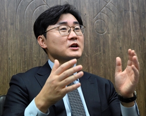 "굶주림에 두만강 건넌 소년, 이젠 탈북민 돕죠"