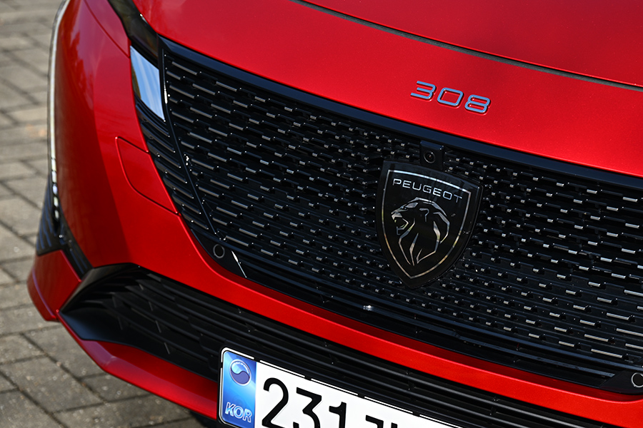 푸조 308 스마트 하이브리드. 사진: 김학수 기자