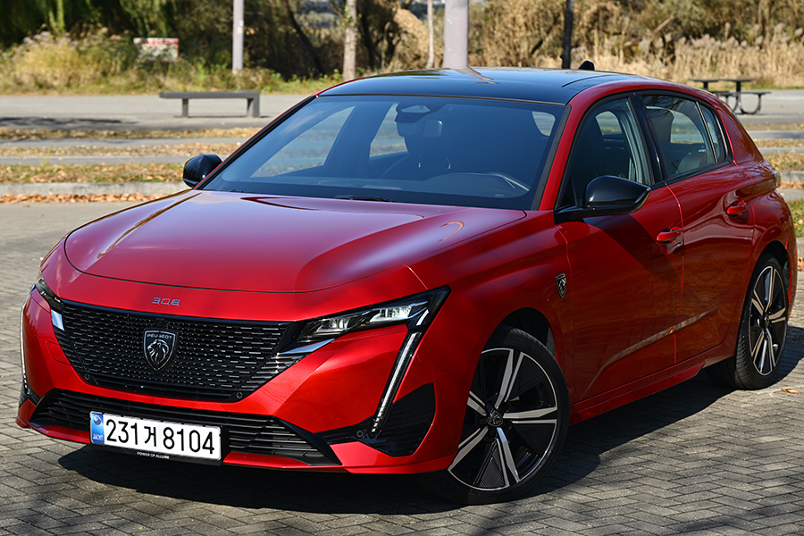 푸조 308 스마트 하이브리드. 사진: 김학수 기자