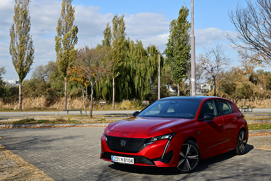 푸조 308 스마트 하이브리드. 사진: 김학수 기자