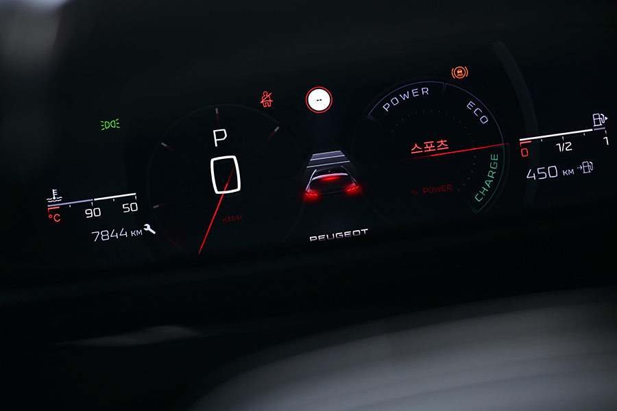 푸조 308 스마트 하이브리드. 사진: 김학수 기자