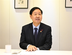 '무증빙 해외송금 쇼핑' 끝…내년부터 한도 10만달러로 제한 [Pick코노미]