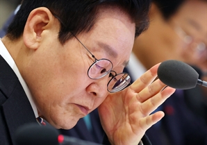 李대통령 "종교, 재단·사단법인도 지탄받을 행위시 해산시켜야"