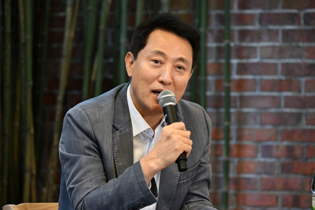 오세훈 “주택 크게 늘리면 오히려 공급 늦어져…역기능 없게 국토부와 논의 중”