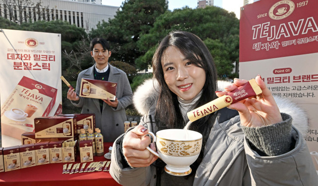 동아오츠카, 밀크티 '데자와' 분말스틱 출시