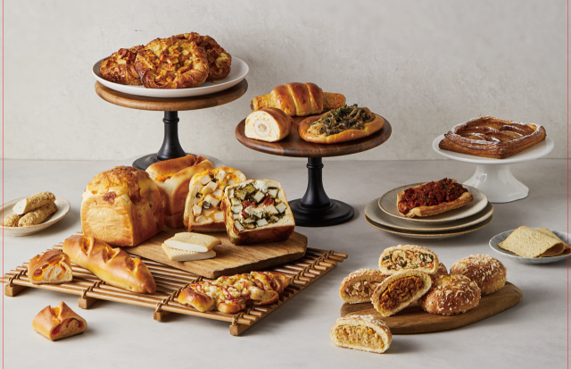 전통적인 어묵 제조 기술과 베이커리 기술을 접목해 완성된 ‘어묵빵’. 사진 제공=삼진식품