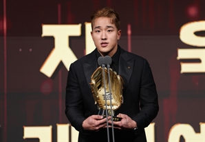안현민, 신인왕에 골든글러브까지…“의미 깊은 한해…내년엔 팀 성적도 좋길”