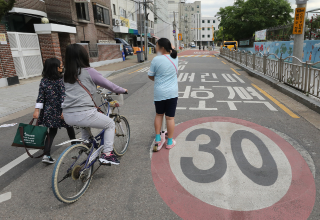 스쿨존서 시속 23km 운전했다 감방행…'민식이법' 통과 후 6년, 뭐가 달라졌나 [오늘의 그날]