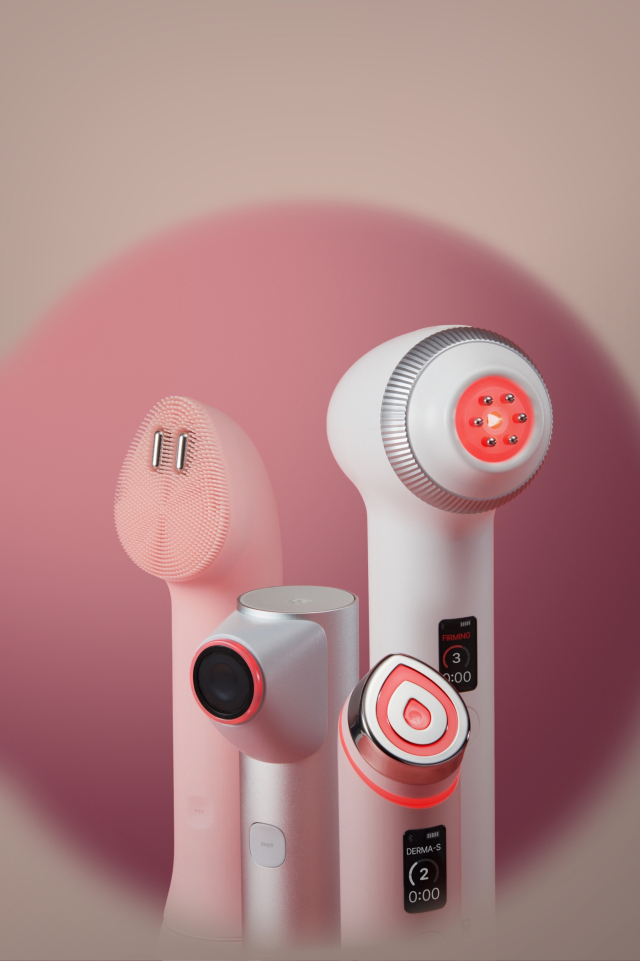 에이피알의 뷰티 디바이스 브랜드 ‘메디큐브 에이지알(AGE-R)’ 2세대 뷰티 디바이스. 사진 제공=에이피알