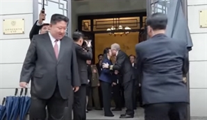 김주애와 ‘볼뽀뽀’ 나눈 평양 주재 러시아 대사 사망…김정은 "조선 인민의 친근한 벗"