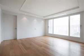 "집 좀 볼게요" 하더니 돌변…공인중개사 밧줄로 묶고 금품 갈취한 50대 체포