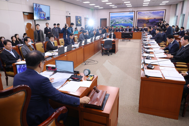 국토위, '1기 신도시 재건축 간소화' 법안 처리