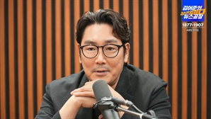 김어준 "조진웅, 친문 선수들의 작업 의심"…유독 연예인에게만 가혹하다며 '옹호'