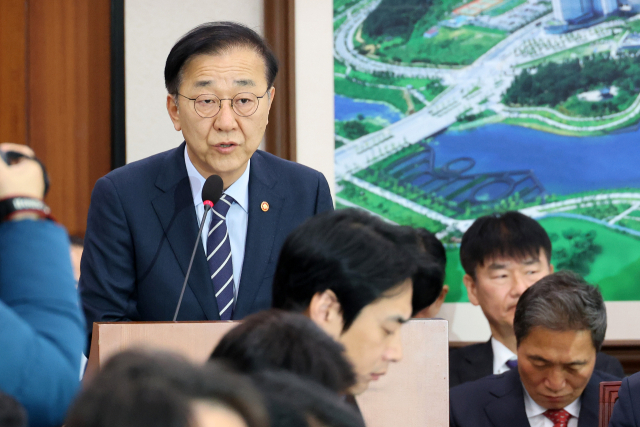 "시행 안 늦추고 주택 최대한 공급"…‘용산정비창’ 고민 커진 김윤덕