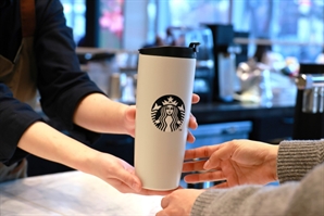 스타벅스, 개인컵 이용 건수 누적 2억 건 돌파…텀블러 세척기도 늘렸다