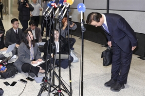 통일교 의혹에 사의 표명 전재수 "불법 금품수수 단연코 없었다"