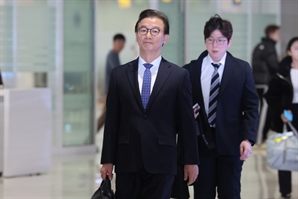 '통일교 금품 의혹' 전재수 해수부 장관 사의…"이재명 정부 흔들려선 안 돼"