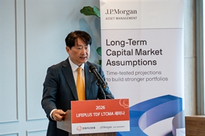 한국 주식 늘리고 채권 줄인 한화운용 TDF, 변동장에서도 수익률 상위권